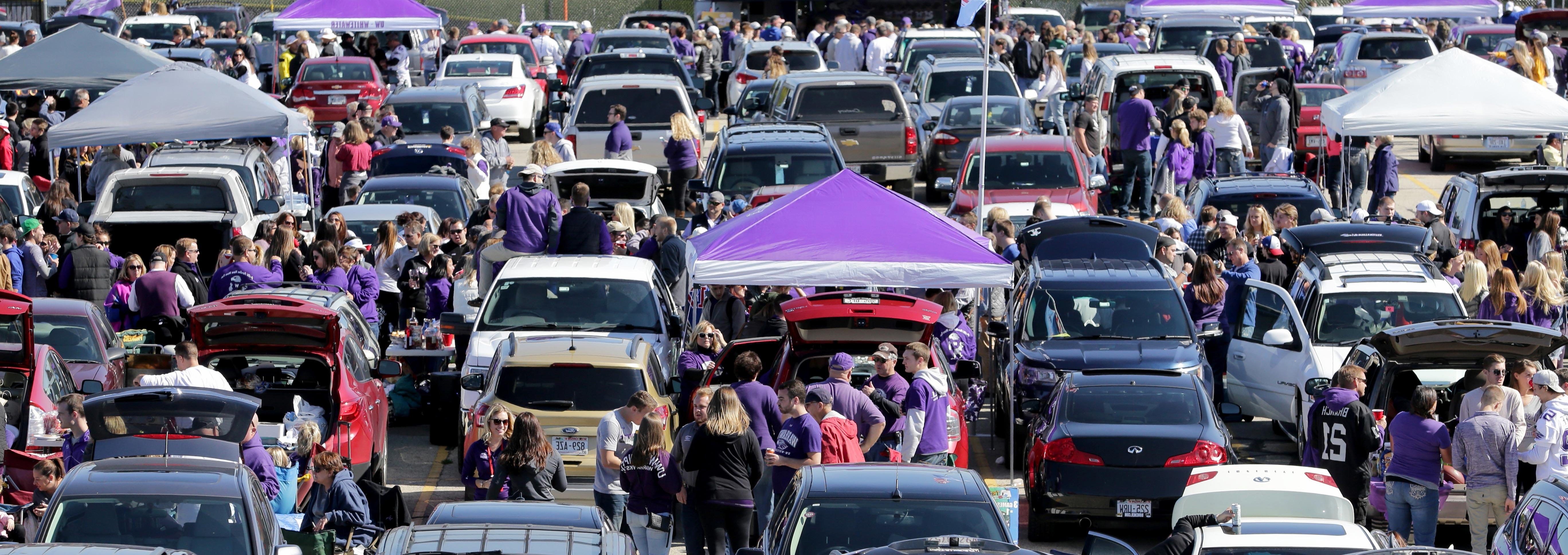 Image: Tailgate parking lot